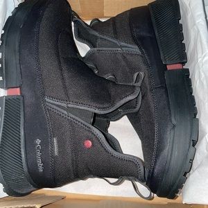 Black columbia boots